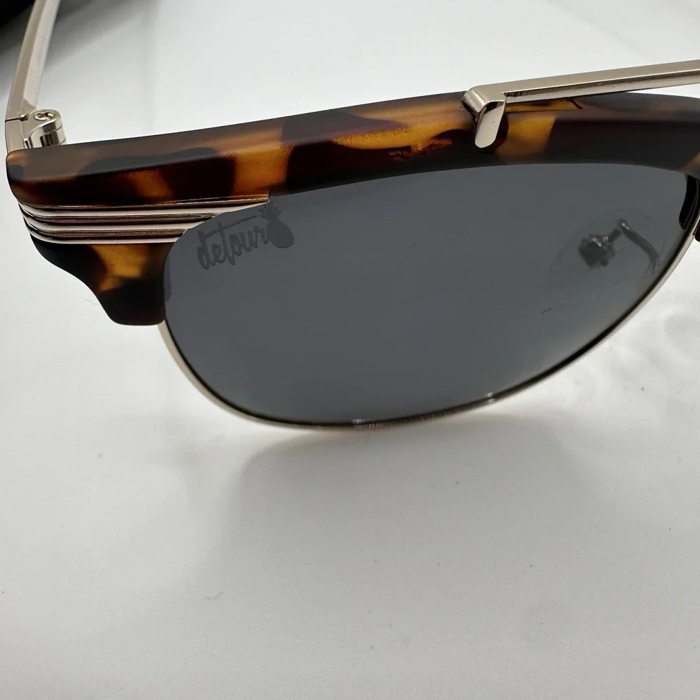 Detour Castaway M Sunglasses Polarized Lenses‎ Gold Metal Tortiseshell Unisex